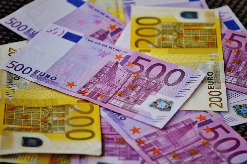 Can I Use US Dollars or Euros in Turkey?