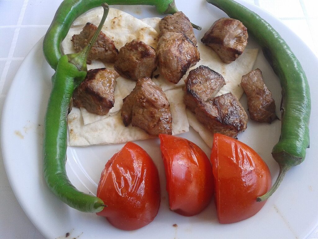 Dana şiş (veal shish kebab) in Sultanahmet, Istanbul