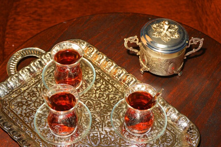 Serving tea, Turkish style II in Sultanahmet, Istanbul